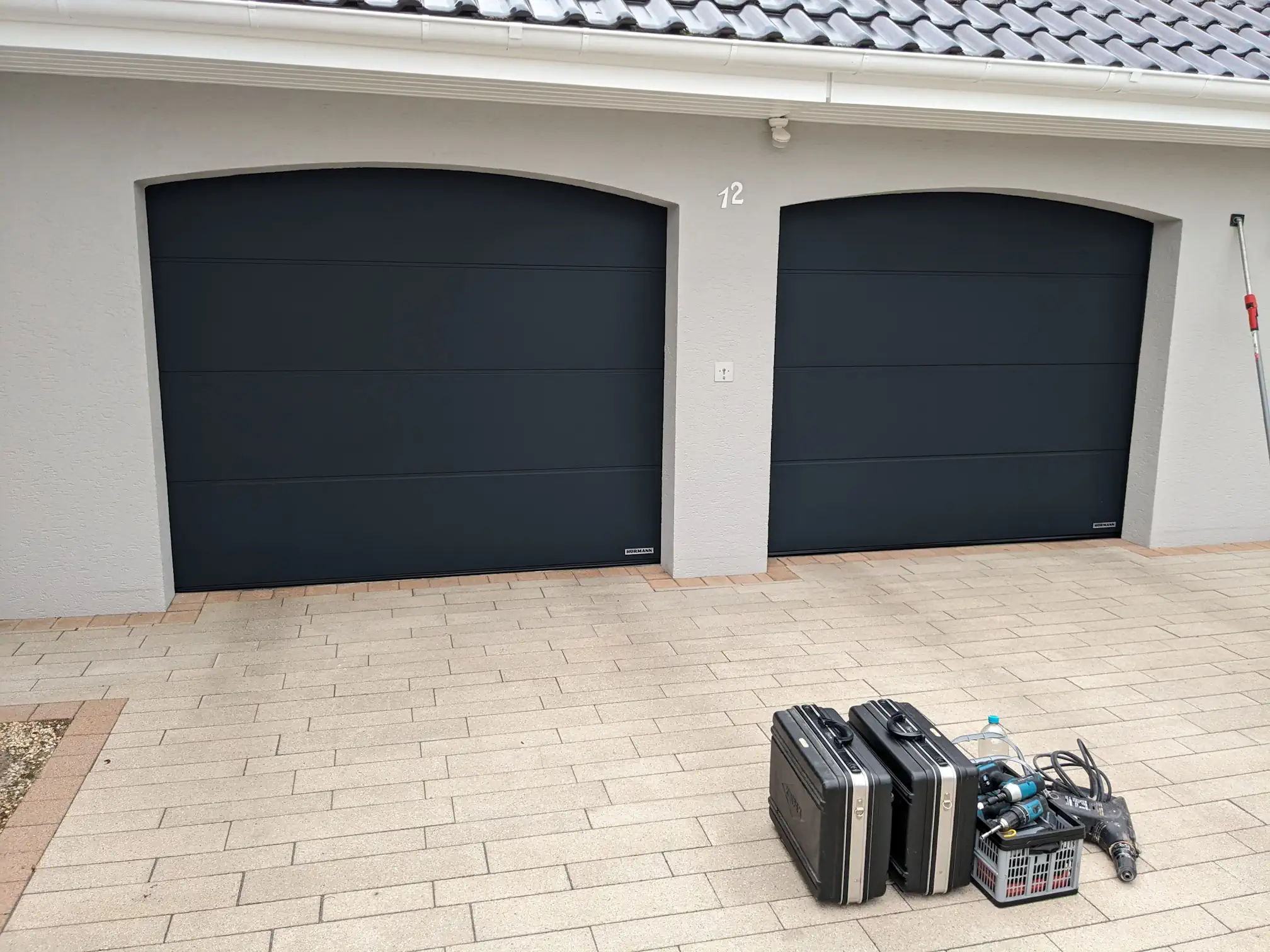 Montage und Reparatur von Garagentoren – zuverlässiger Service in Delbrück