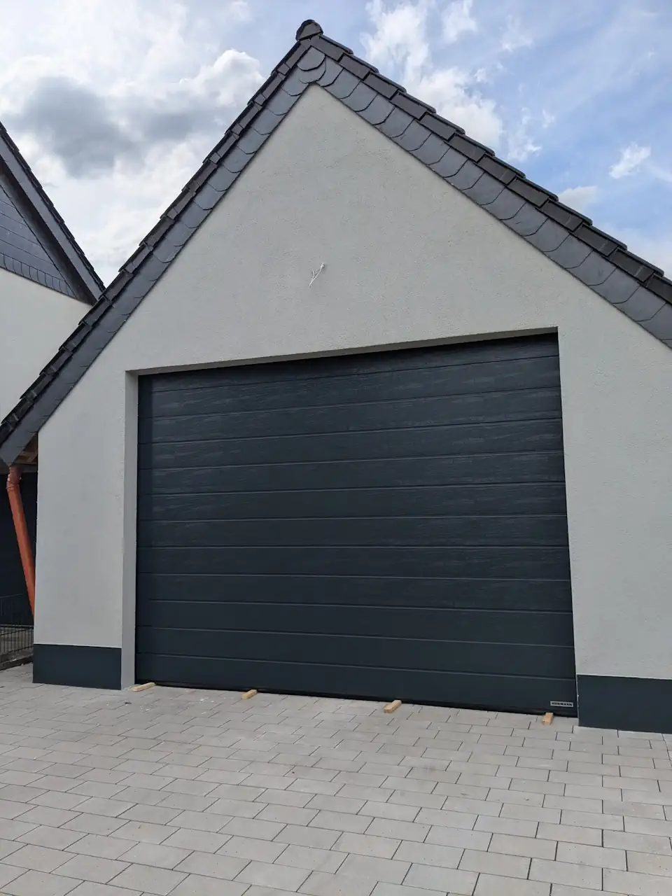 Professionelle Montage von Garagentoren in Delbrück – kompetenter Schlüsseldienst