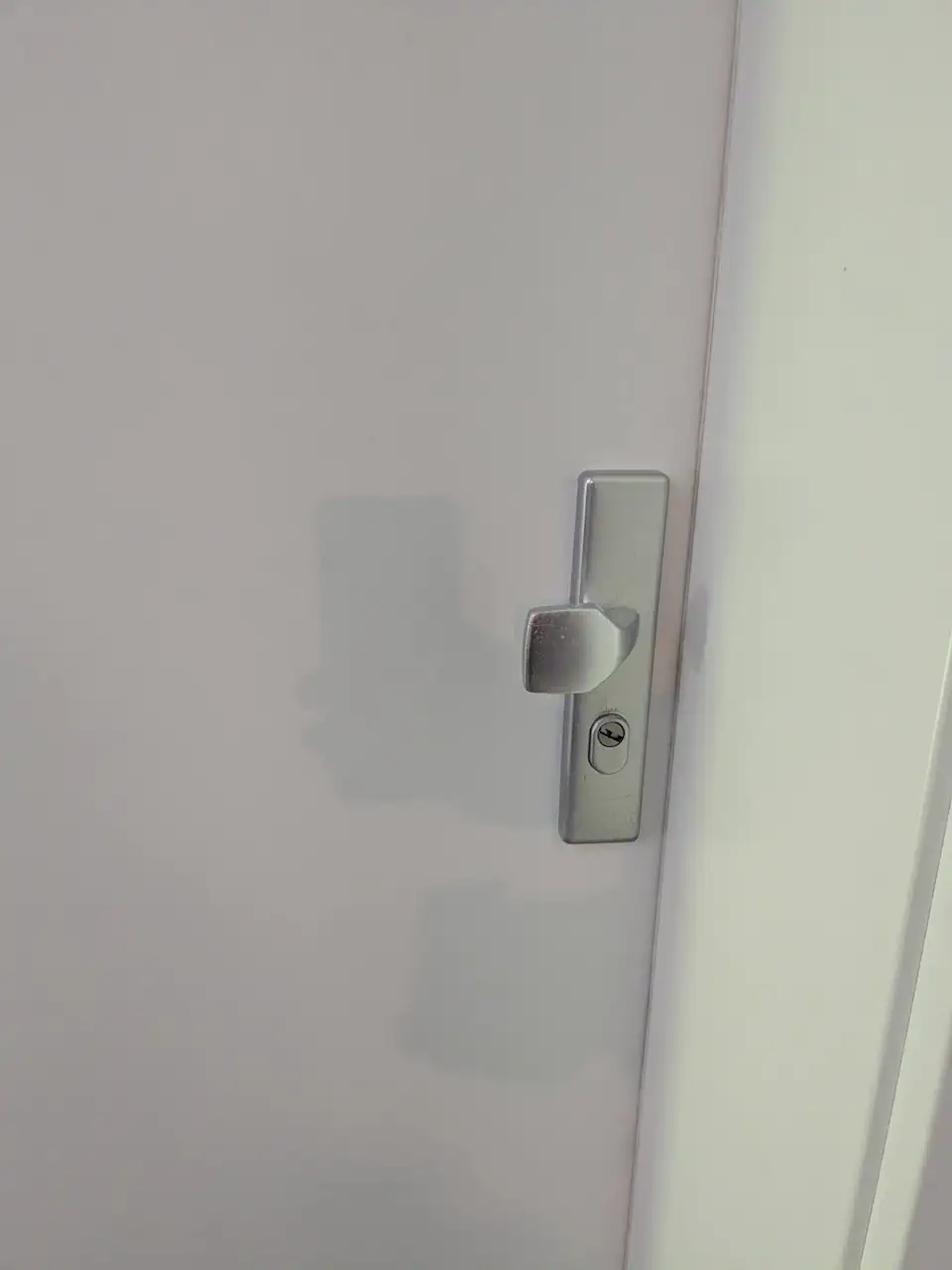 Schnelle und beschädigungsfreie Notöffnung einer Wohnungstür in Delbrück